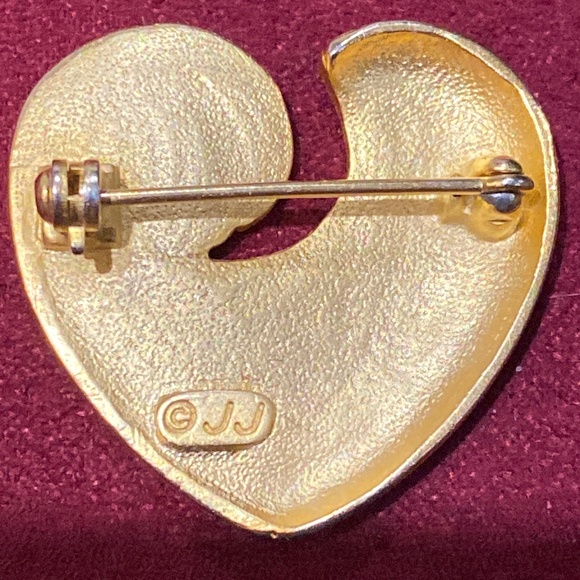 JJ Signed Vintage Heart Swirl Design Aurora Borealis Swirl Gold Tone Brooch - Picture 3 of 11